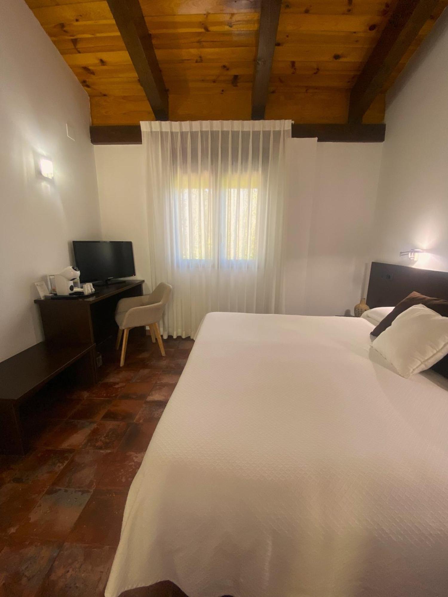 Pago De Tharsys Guest House Requena Exterior foto