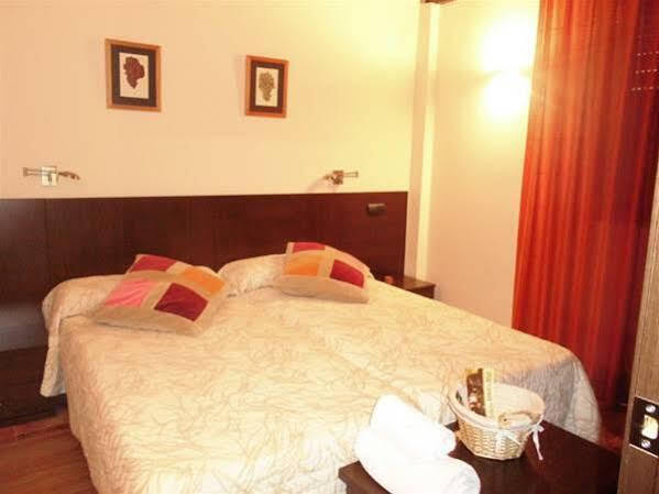Pago De Tharsys Guest House Requena Exterior foto